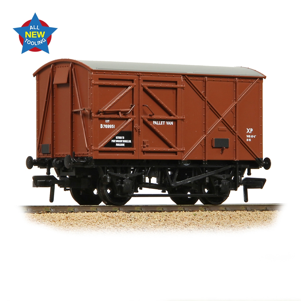 Bachmann 38-950 BR 12T Palvan 'Pallet Van' BR Bauxite (Early)